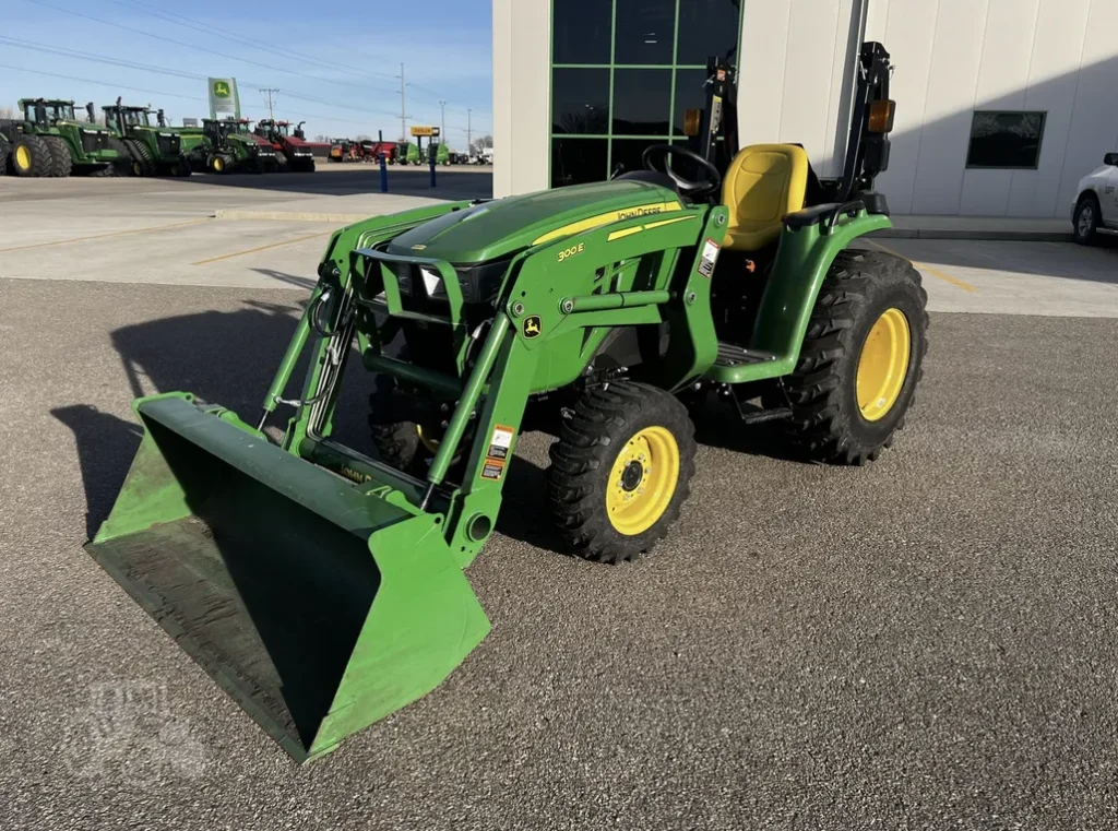 2022 John Deere 3038E